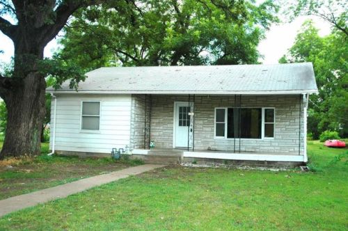 1203 Clark Ave, Parsons, KS 67357-3129