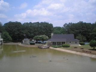 38 Lakes Edge Dr, Smyrna, GA 30080-8011