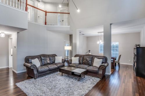9400 Abbey Rd, Irving TX  75063-6418 exterior