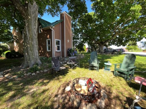 22670 Larson Rd, Sycamore, IL 60178-8356