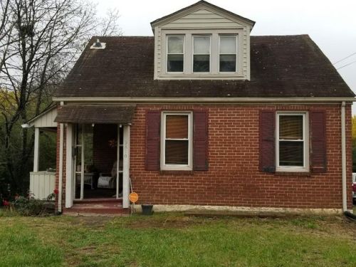 2810 Courtland Rd, Roanoke, VA 24012-4204