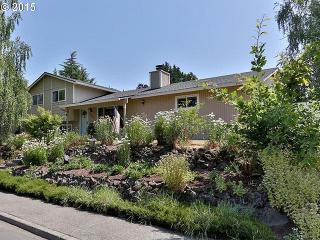 6390 172nd Ave, Beaverton, OR 97007-4746