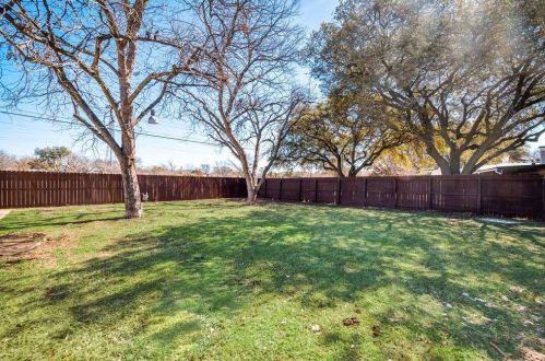 10912 Beauty Ln, Dallas TX  75229-3832 exterior