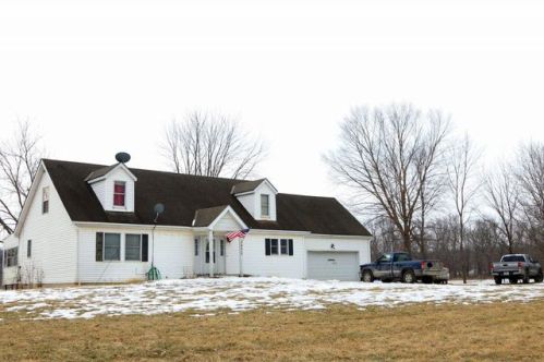 6975 308th St, Gower, MO 64454-8424