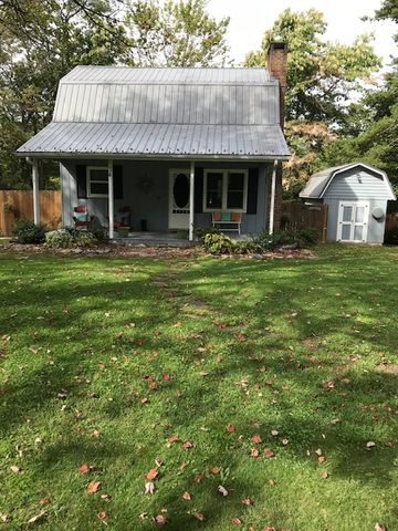 34 Hemlock Dr, Ennice, NC 28623-9004