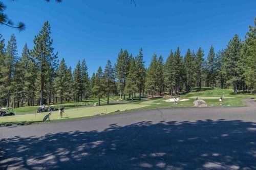13610 Hillside Dr, Truckee CA  96161-6867 exterior