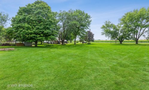 15354 Plank Rd, Sycamore IL  60178-8743 exterior