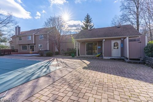 4 Theodore Dr, Dover NJ  07869-1913 exterior