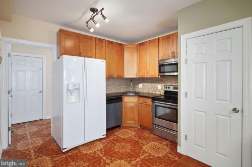 1223 19 St, Philadelphia PA  19121-0048 exterior