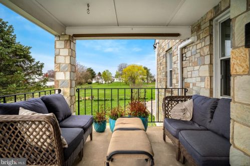 411 11th St, Purcellville, VA 20132-3334