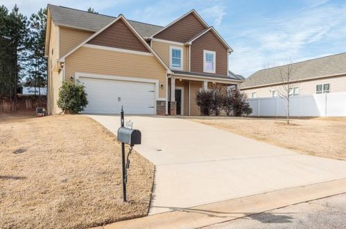 102 Beech Creek Dr, Lagrange, GA 30240-8168