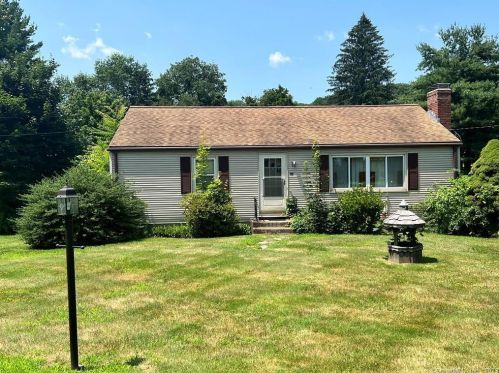 24 Valleyview Dr, Middlefield, CT 06455-1004