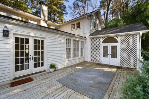 100 Brookhaven Dr, Atlanta GA  30319-3003 exterior