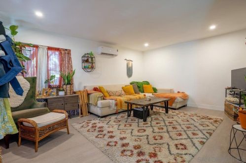 2831 Crane St, Lemon Grove, CA 91945-2638