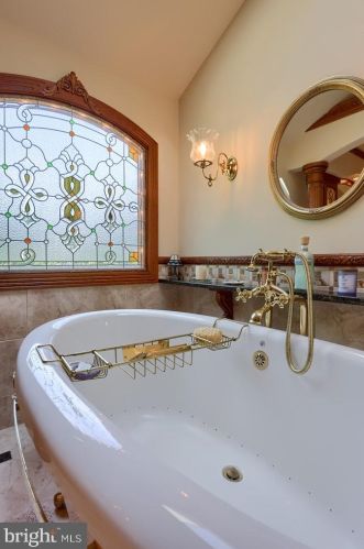 1991 Pickering Trl, Lancaster PA 17601-4972 exterior