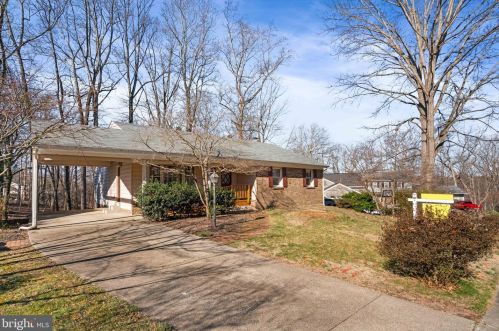 12006 Park Shore Ct, Woodbridge, VA 22192-2216