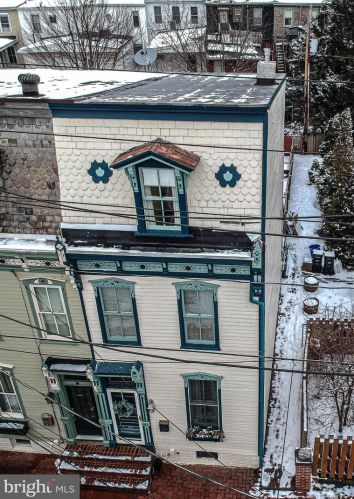 591 Showers St, Harrisburg, PA 17104-1663