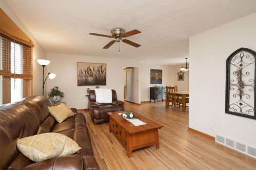 4266 Jasper Dr, Saint Paul MN  55122-2011 exterior