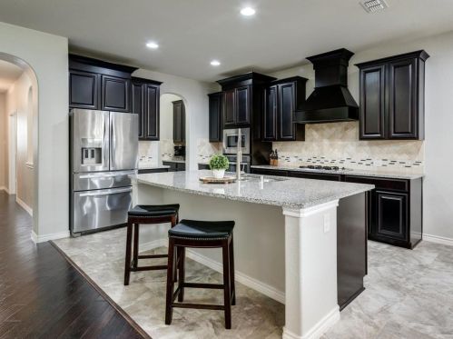 8753 Running River Ln, Fort Worth TX  76131-3373 exterior