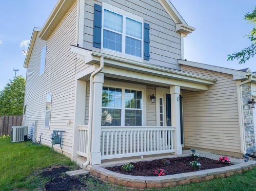 1182 Cape Cod Ln, Pingree Grove IL  60140-2000 exterior