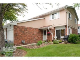 1261 Reading Ct, Wheaton, IL 60189-7710