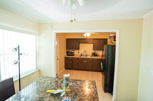 3041 Aquadale Ln, Cincinnati OH  45211-8004 exterior