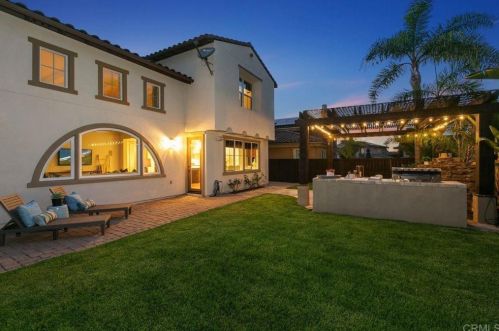 2215 Azurite Pl, Carlsbad, CA 92009-1710