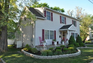 7 Park Sq, Delaware Park, NJ 08865-1354