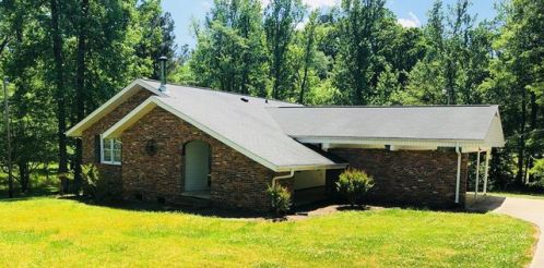137 Avondale Rd, Greenwood, SC 29649-3005