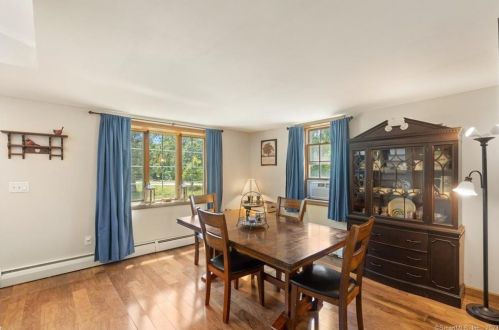 110 Squaw Rock Rd, Killingly CT  06239-4220 exterior