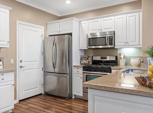 152 Coralwood, Irvine CA  92618-2248 exterior