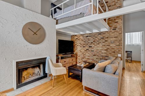 1001 Altgeld St, Chicago, IL 60614-2208