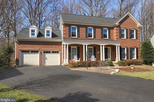 6322 Cardinal Hill Pl, Springfield, VA 22152-2200