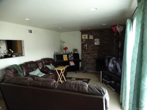 3325 Glen Holly Dr, Anaheim CA  92804-3736 exterior