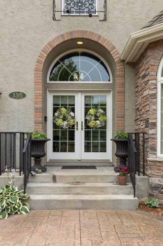 3315 Crestmoor Dr, Saint Paul MN  55125-5006 exterior