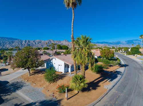 79855 Fiesta Dr, La Quinta, CA 92253-4304