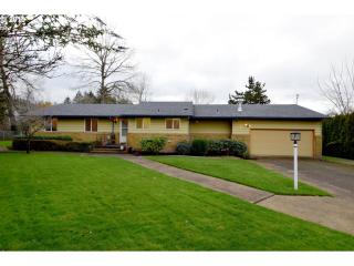 7945 106th Ave, Portland, OR 97266-6332