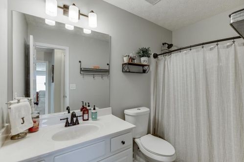 246 Blue Grass Dr, Jefferson GA  30549-8314 exterior