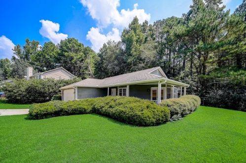 2205 Bear Mountain Dr, Conyers GA  30013-5724 exterior