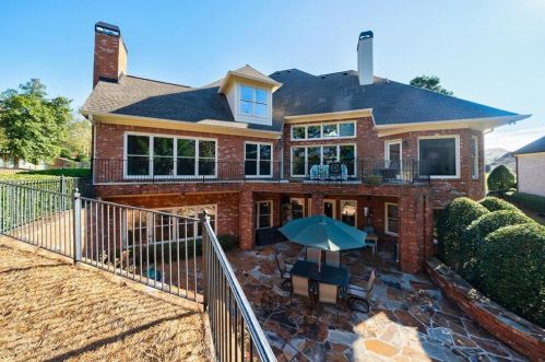 4638 Manor Dr, Gainesville, GA 30506-7520