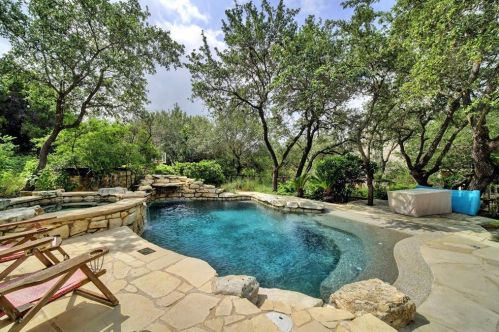 5907 Doone Valley Ct, Austin TX  78731-3664 exterior