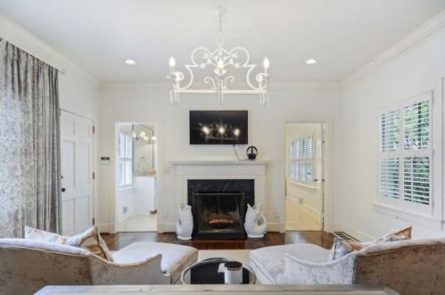 525 Mnr Rdg Dr, Atlanta GA  30305-3512 exterior