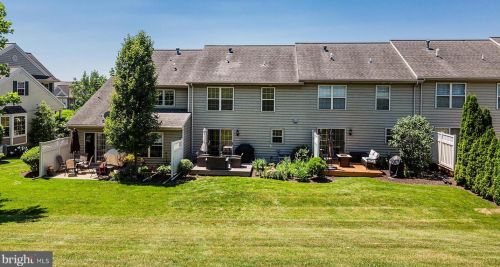 673 Royal Vw Dr, Lancaster PA  17601-2873 exterior