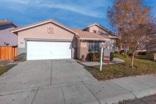 9463 Windrunner Ln, Elk Grove, CA 95758-4636