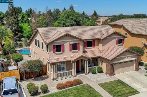 903 Rio Grande Dr, Vacaville, CA 95687-4345
