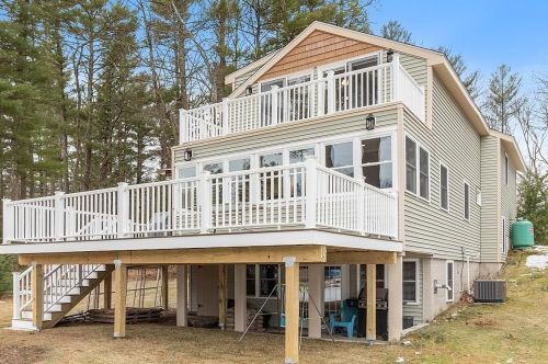 124 Shore Dr, Pelham, NH 03076-2822