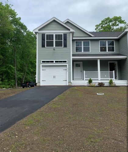 175 Lower Collins St, Seabrook, NH 03874-4646