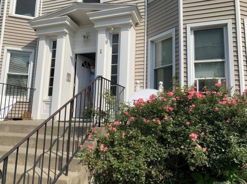 1 Rowan St, Norwalk, CT 06855-1989