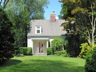 55 Summit Rd, Riverside, CT 06878-2104