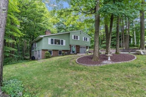 56 Lake Ter, Sparta, NJ 07871-2623